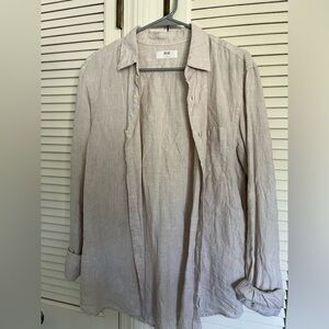 Uniqlo Men’s Beige Button Down